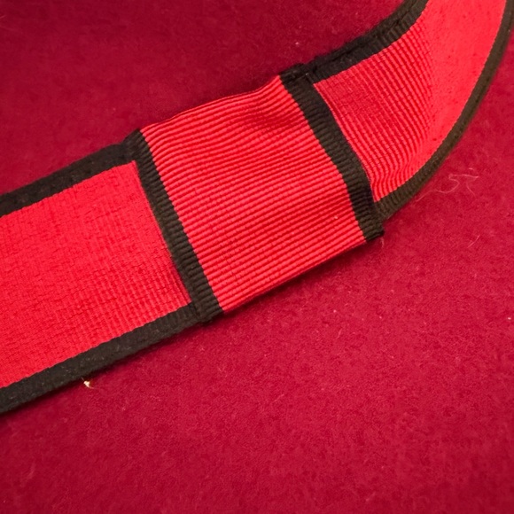 Barney’s New York red 100% wool hat. With red & black ribbon accent - Picture 4 of 7